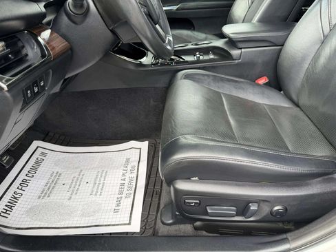 Used 2013 Toyota Avalon Limited FWD image 10
