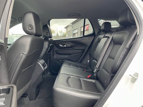 Used 2022 GMC Terrain SLT w/ Infotainment Package II image 12