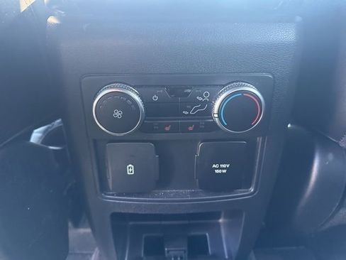 Used 2023 Ford Explorer Platinum w/ Technology Package AWD/4WD image 12