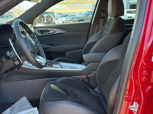 New 2025 Dodge Hornet R/T image 9