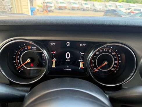 Used 2021 Jeep Gladiator Sport AWD/4WD image 14