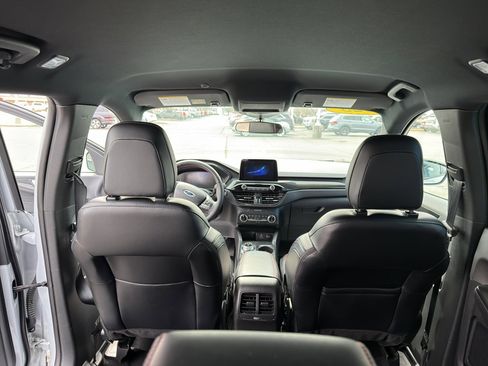 Used 2025 Ford Escape ST-Line image 12