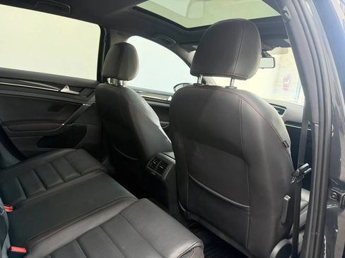 Used 2015 Volkswagen Golf 4-Door FWD image 26