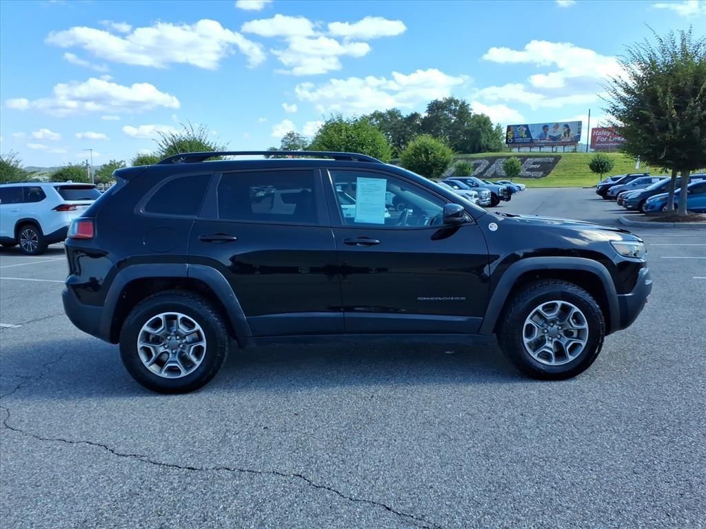 Used 2022 Jeep Cherokee Trailhawk w/ Comfort/Convenience Group AWD/4WD image 3