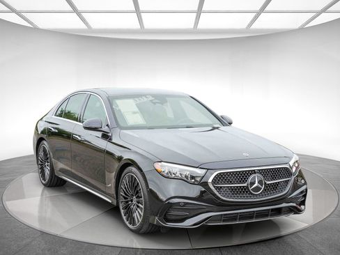 Used 2026 Mercedes-Benz E 450 4MATIC Sedan image 5