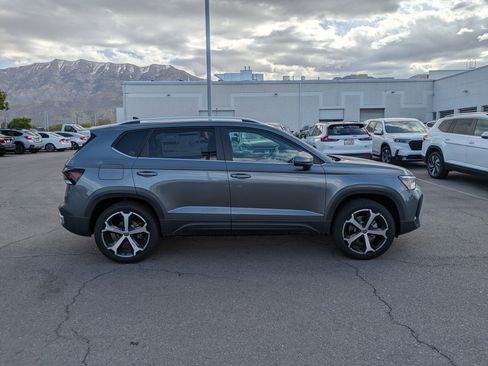 New 2026 Volkswagen Taos SEL AWD/4WD image 2