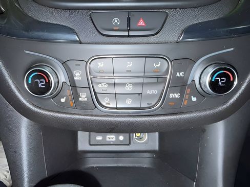 Used 2024 Chevrolet Equinox LT AWD/4WD image 24