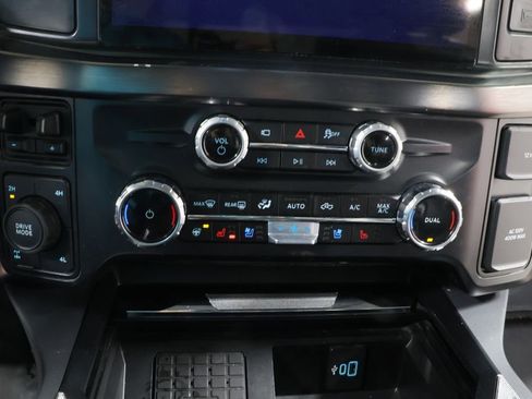 Used 2025 Ford F250 Lariat w/ Black Appearance Package image 11