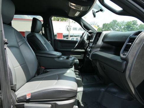 Used 2021 RAM 2500 Tradesman w/ Chrome Appearance Group AWD/4WD image 13