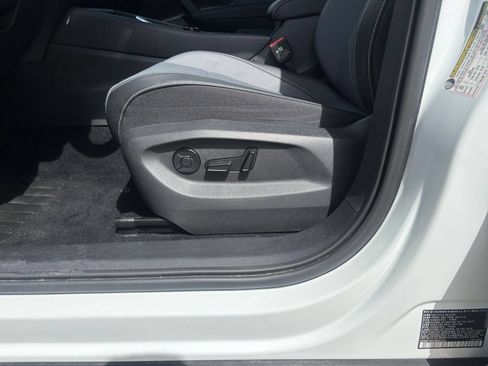 Used 2026 Volkswagen Tiguan SE AWD/4WD image 22