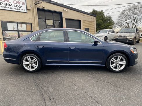Used 2012 Volkswagen Passat TDI SE image 2