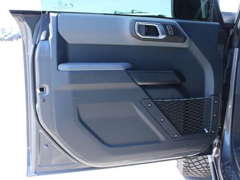 Used 2024 Ford Bronco Everglades image 9