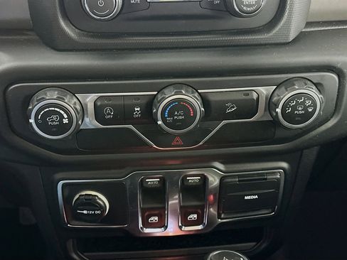 Used 2018 Jeep Wrangler Sport image 22