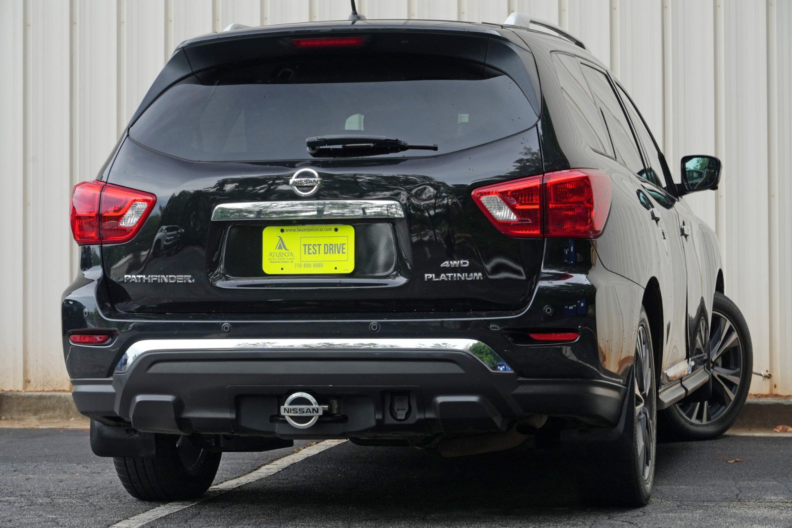 Used 2017 Nissan Pathfinder Platinum AWD/4WD image 4
