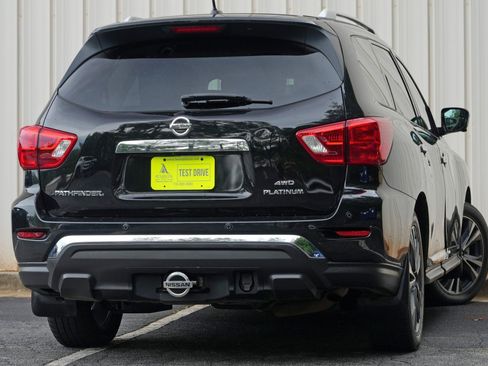 Used 2017 Nissan Pathfinder Platinum AWD/4WD image 4