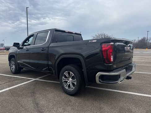 New 2026 GMC Sierra 1500 SLE image 4