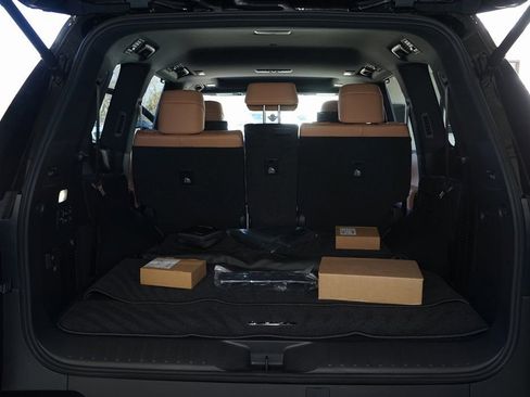 Used 2026 Lexus LX 600 4WD w/ Accessory Package (Z1) image 36