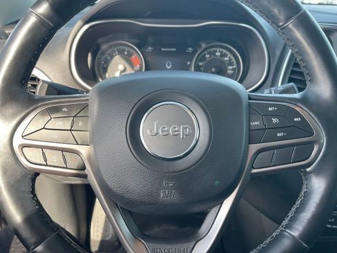 Used 2021 Jeep Cherokee Latitude Lux w/ Comfort/Convenience Group image 12