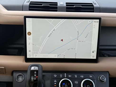 New 2025 Land Rover Defender 110 S image 21