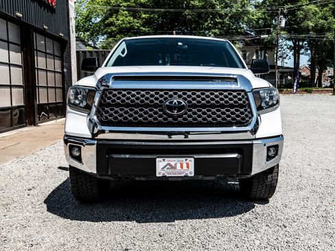 Used 2018 Toyota Tundra SR5 RWD image 3