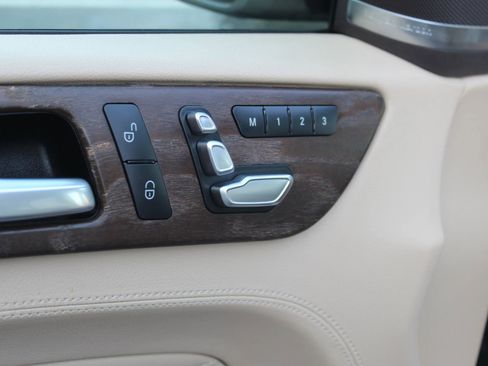 Used 2017 Mercedes-Benz GLS 450 4MATIC image 25