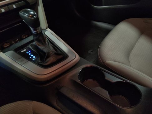 Used 2018 Hyundai Elantra SEL FWD image 26