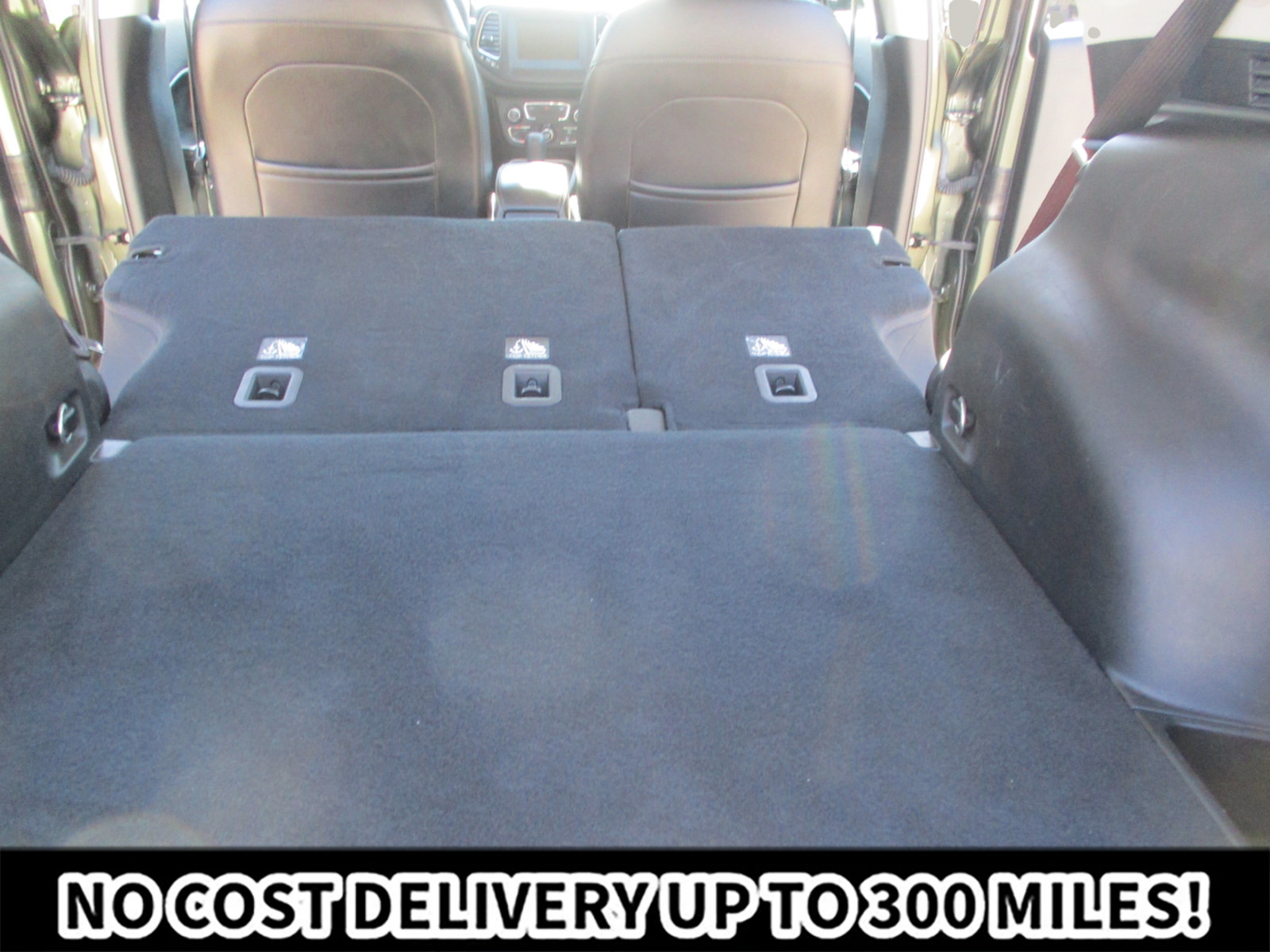 Used 2017 Jeep Compass Latitude w/ Popular Equipment Group FWD image 12