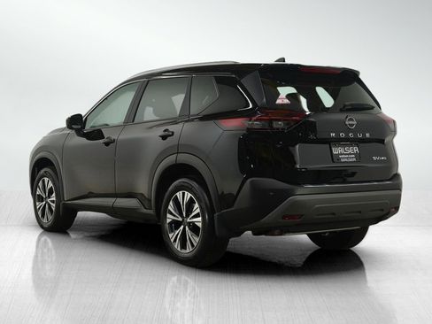Used 2023 Nissan Rogue SV w/ SV Premium B Package image 4