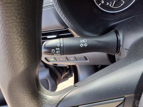 Used 2023 Nissan Sentra SV FWD image 11