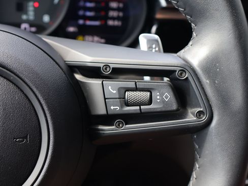 Used 2024 Porsche Macan AWD/4WD image 18