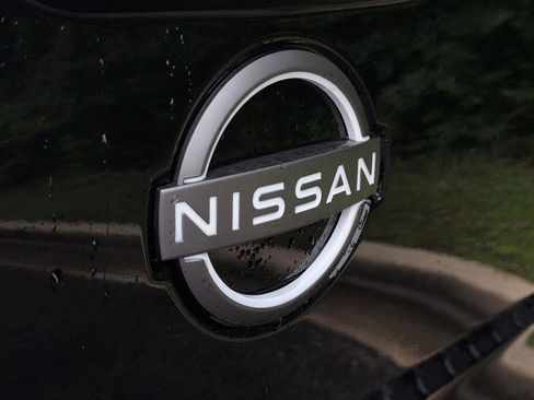Used 2023 Nissan Titan SV RWD image 10