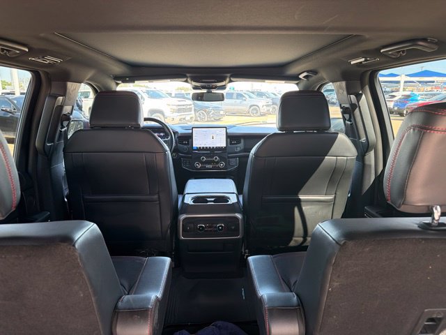 Used 2023 Ford Expedition Limited RWD image 3