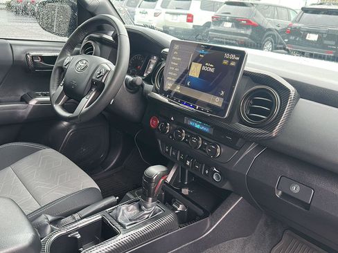 Used 2023 Toyota Tacoma TRD Off-Road w/ Technology Package image 10
