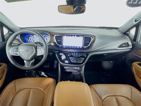 Used 2022 Chrysler Pacifica Pinnacle image 27
