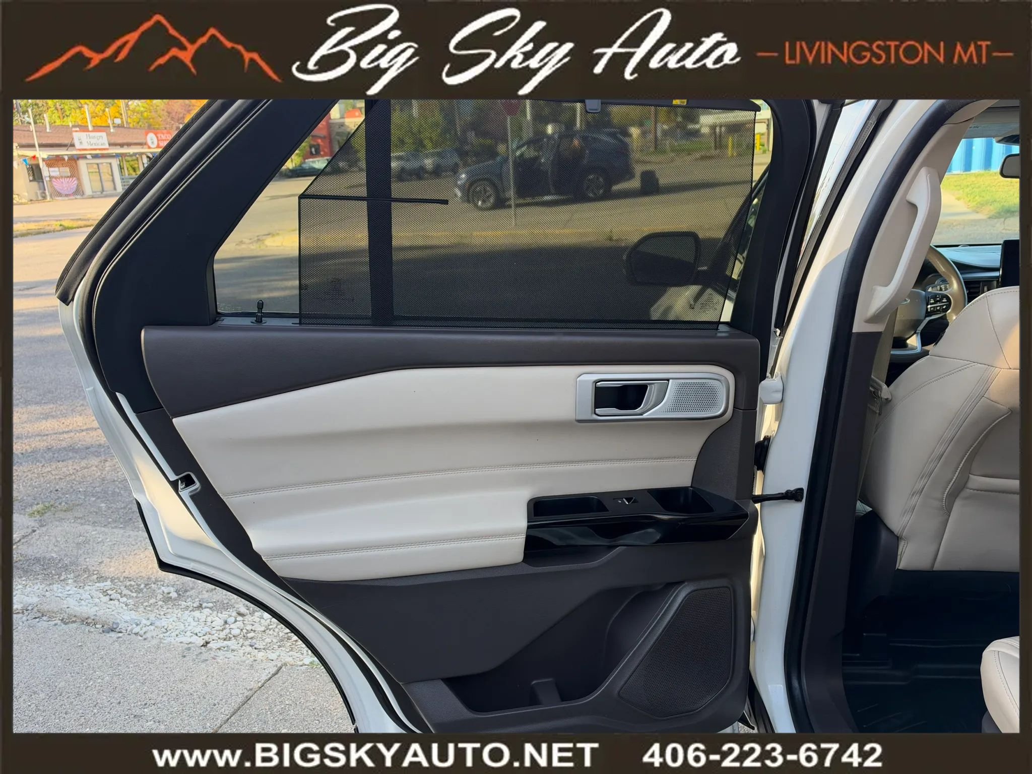 Used 2022 Ford Explorer Platinum w/ Equipment Group 601A AWD/4WD image 16