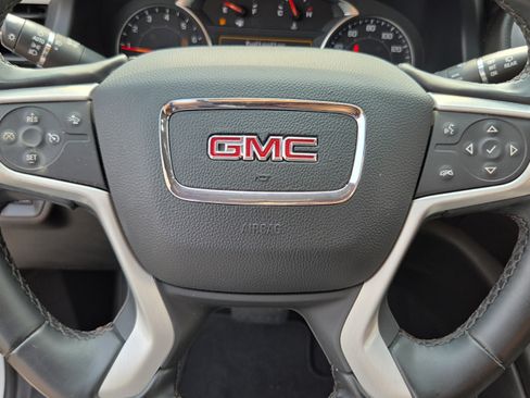Used 2023 GMC Acadia SLT FWD image 28