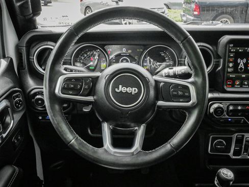 Used 2023 Jeep Wrangler Unlimited Sahara w/ Cold Weather Group AWD/4WD image 18