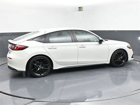 Used 2024 Honda Civic Sport image 3