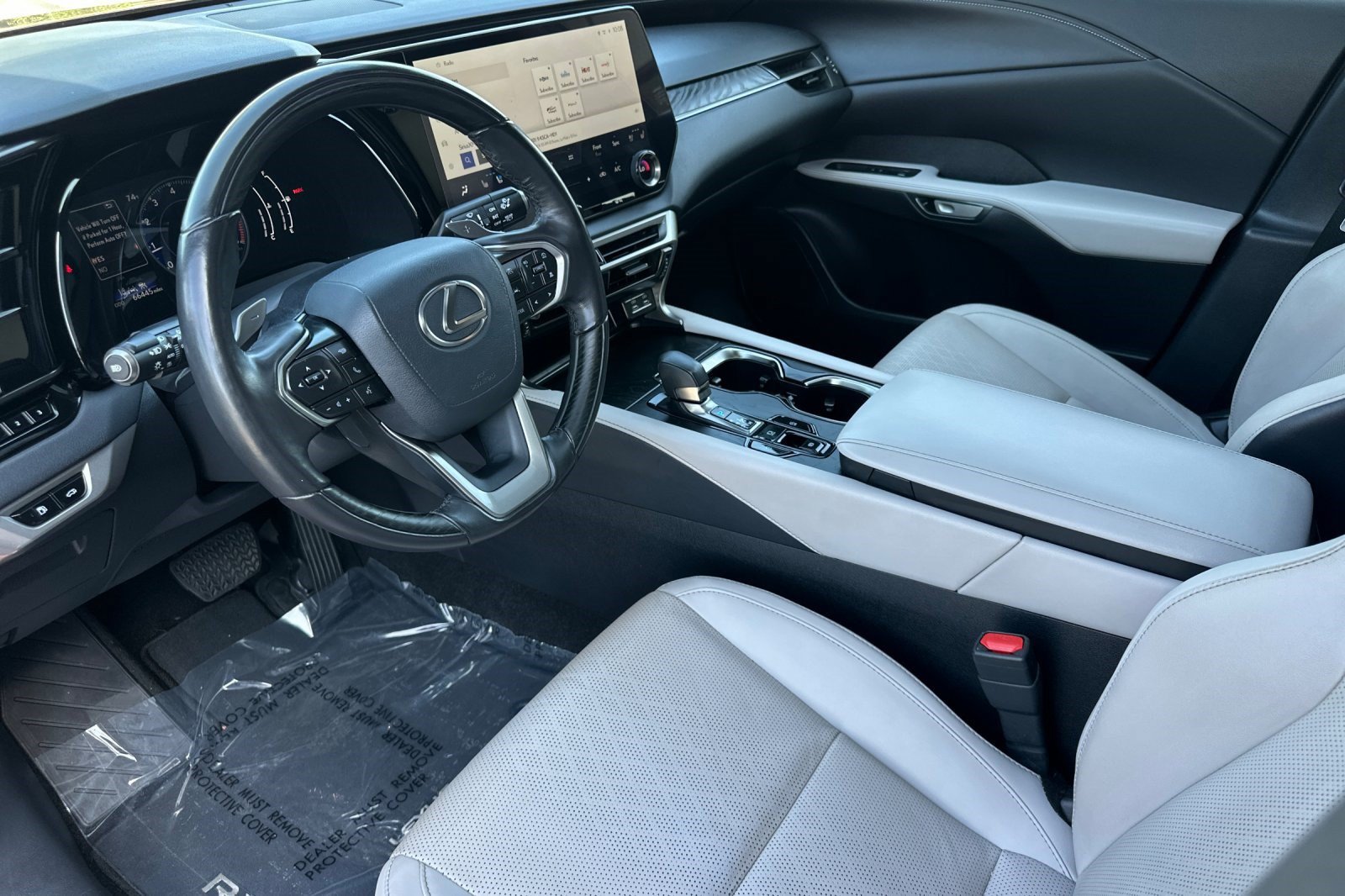 Used 2023 Lexus RX 350 Premium Plus w/ Accessory Package (Z1) FWD image 4