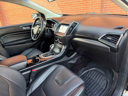 Used 2016 Ford Edge Titanium image 19