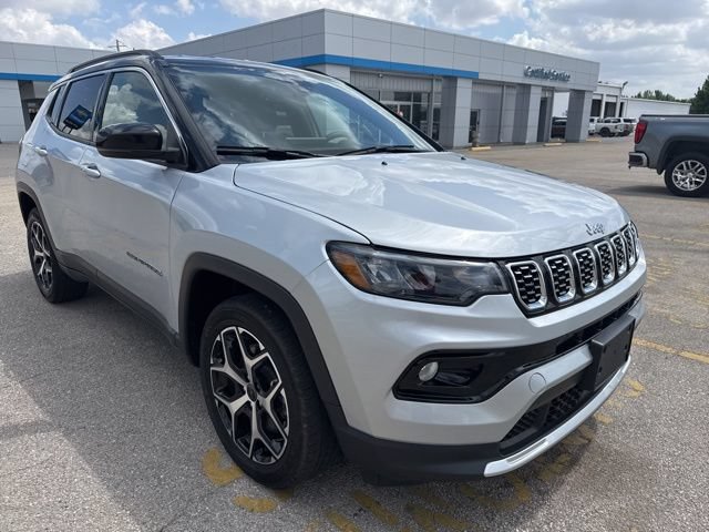 Used 2025 Jeep Compass Limited AWD/4WD image 7
