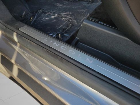 Used 2017 Lincoln MKC Reserve image 23