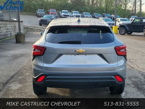 Used 2024 Chevrolet Trax LS FWD image 4