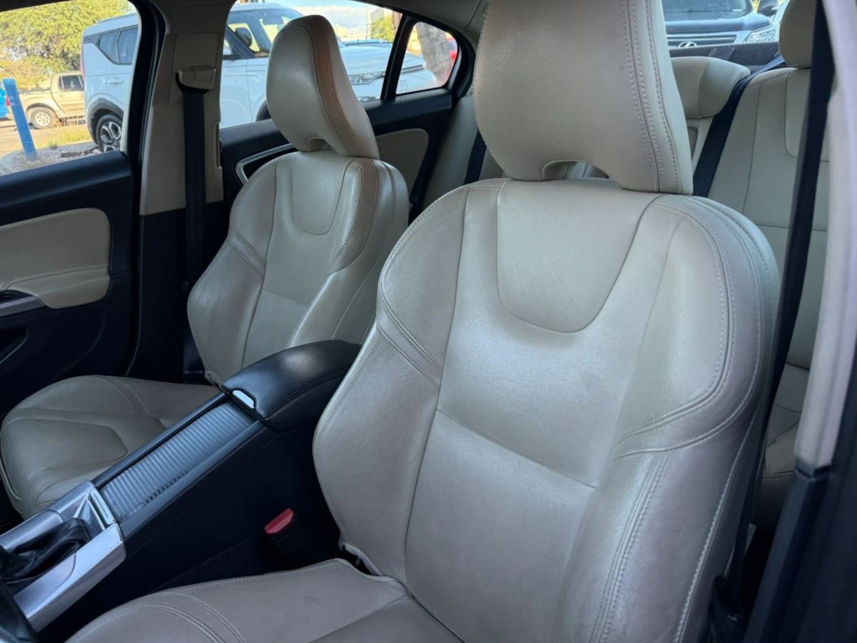 Used 2017 Volvo S60 T5 Dynamic FWD image 39