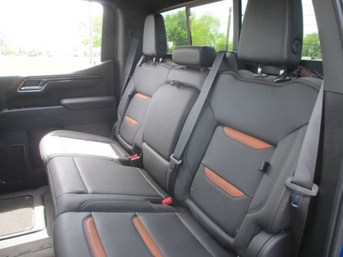 Certified 2024 GMC Sierra 1500 AT4 w/ Technology Package AWD/4WD image 10