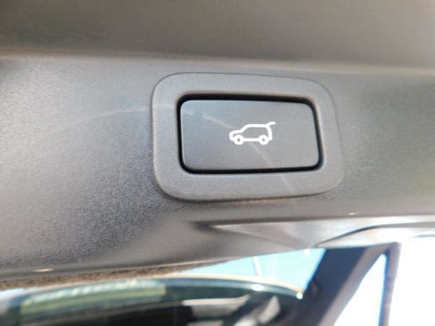 Used 2016 Land Rover Range Rover Sport HSE image 28