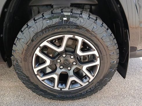 Used 2025 RAM 1500 Laramie AWD/4WD image 52