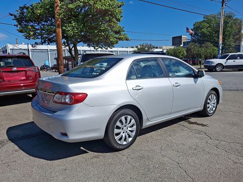 Used 2013 Toyota Corolla LE image 7