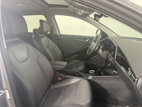 Used 2023 Kia Niro Wave w/ Wave Preserve Package FWD image 10