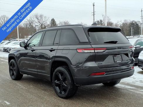 Used 2023 Jeep Grand Cherokee Altitude image 8